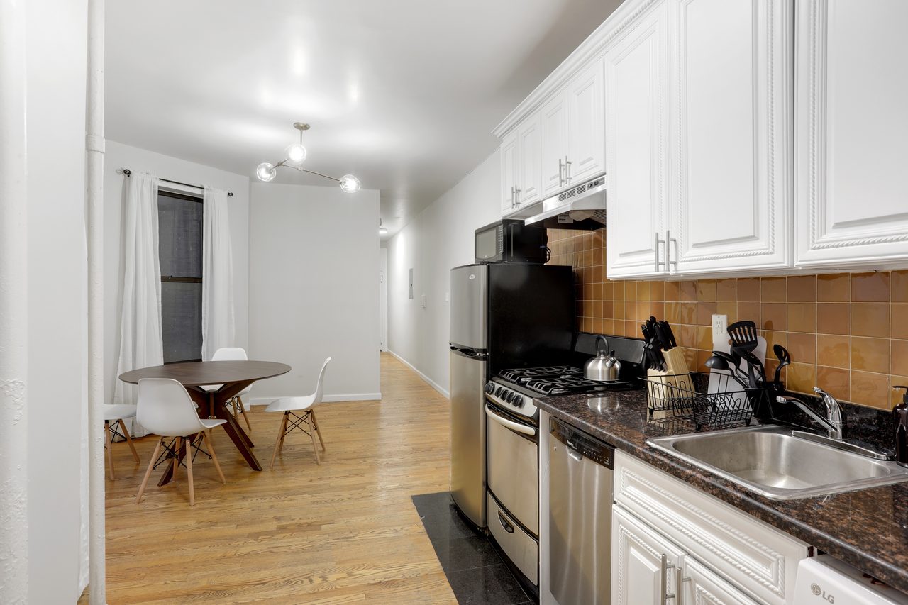 #754: Upper West Side - Queen Bedroom C - 12