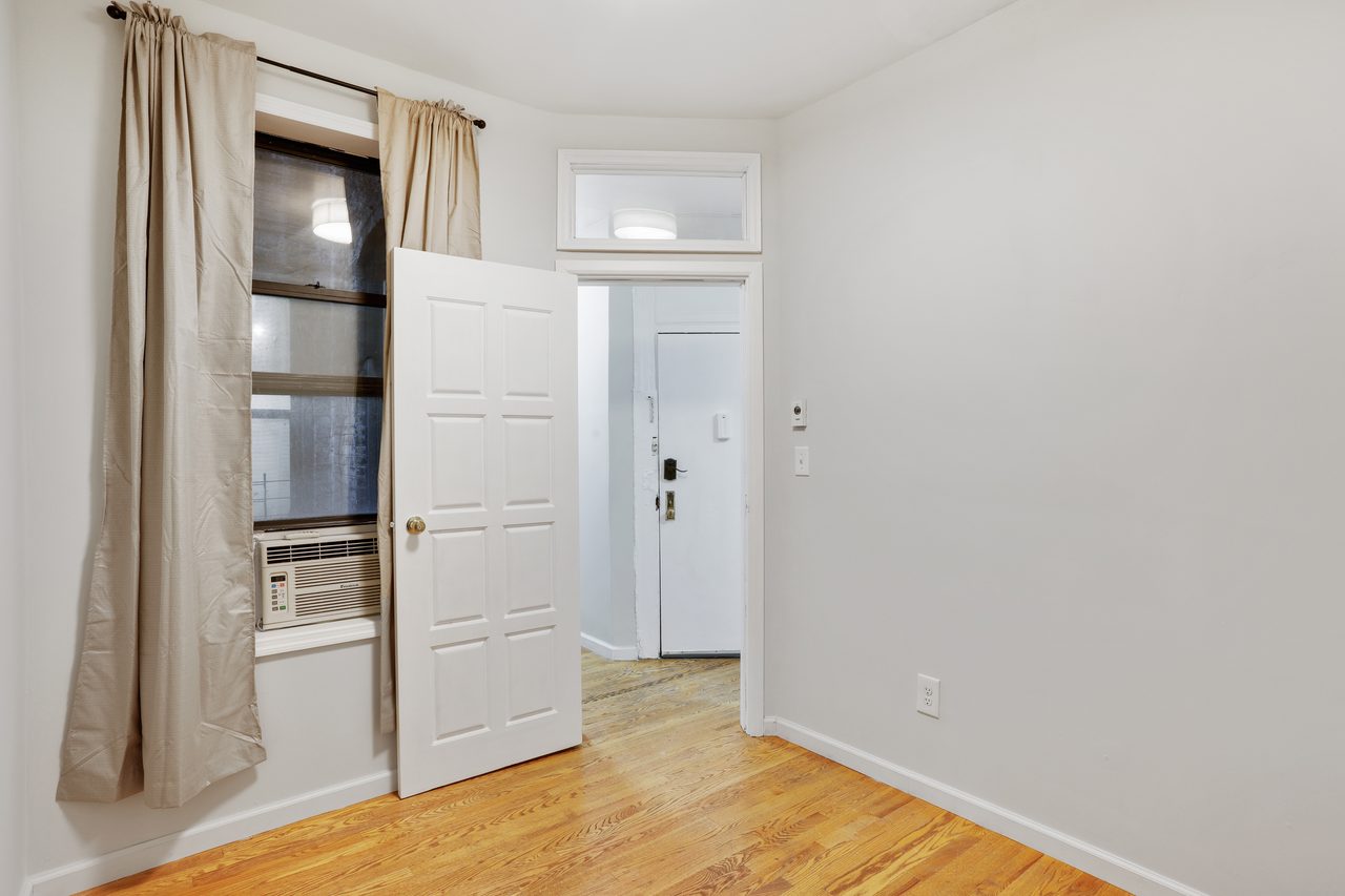 #754: Upper West Side - Full Bedroom B - 14