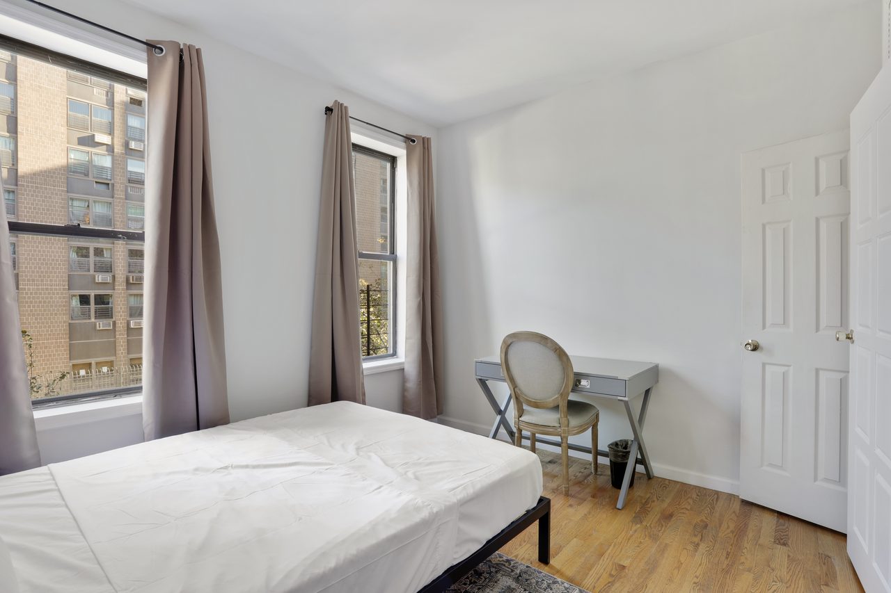 #754: Upper West Side - Queen Bedroom A - 1