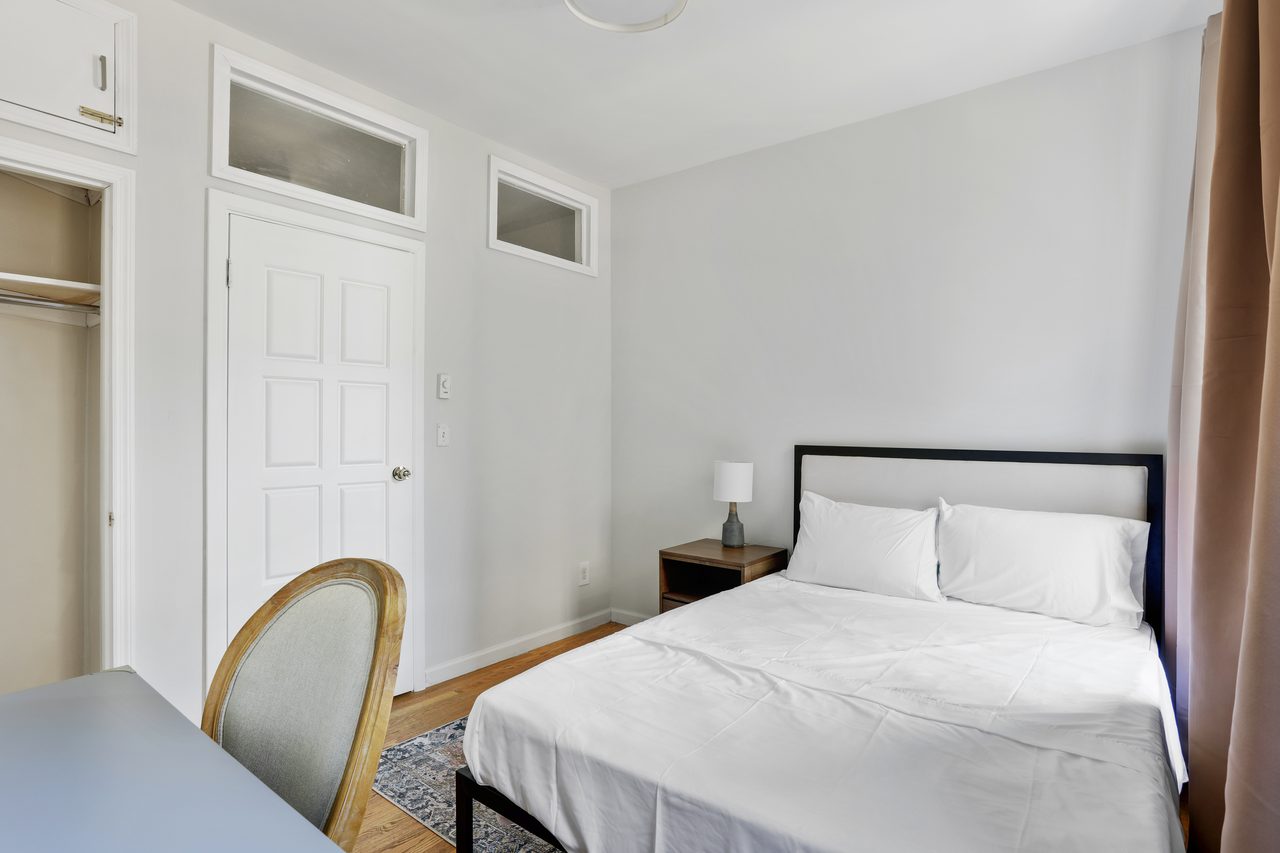 #754: Upper West Side - Queen Bedroom A - 3