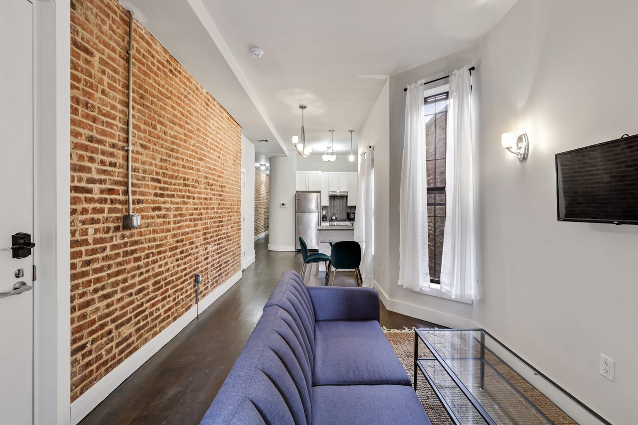 #836: Crown Heights - Full Bedroom A - #836: Crown Heights - Gallery - 7
