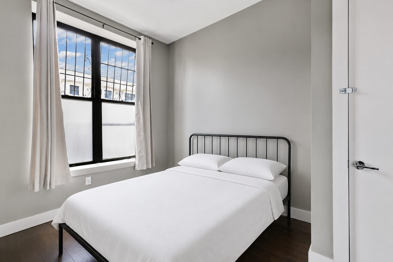 #836: Crown Heights - Full Bedroom A - 15