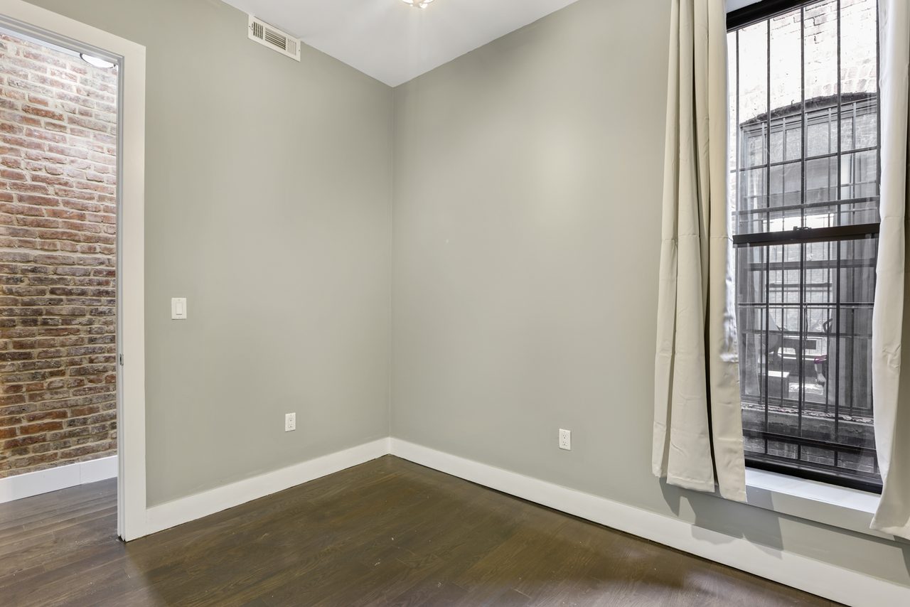 #836: Crown Heights - Full Bedroom B - #836: Crown Heights - Gallery - 3