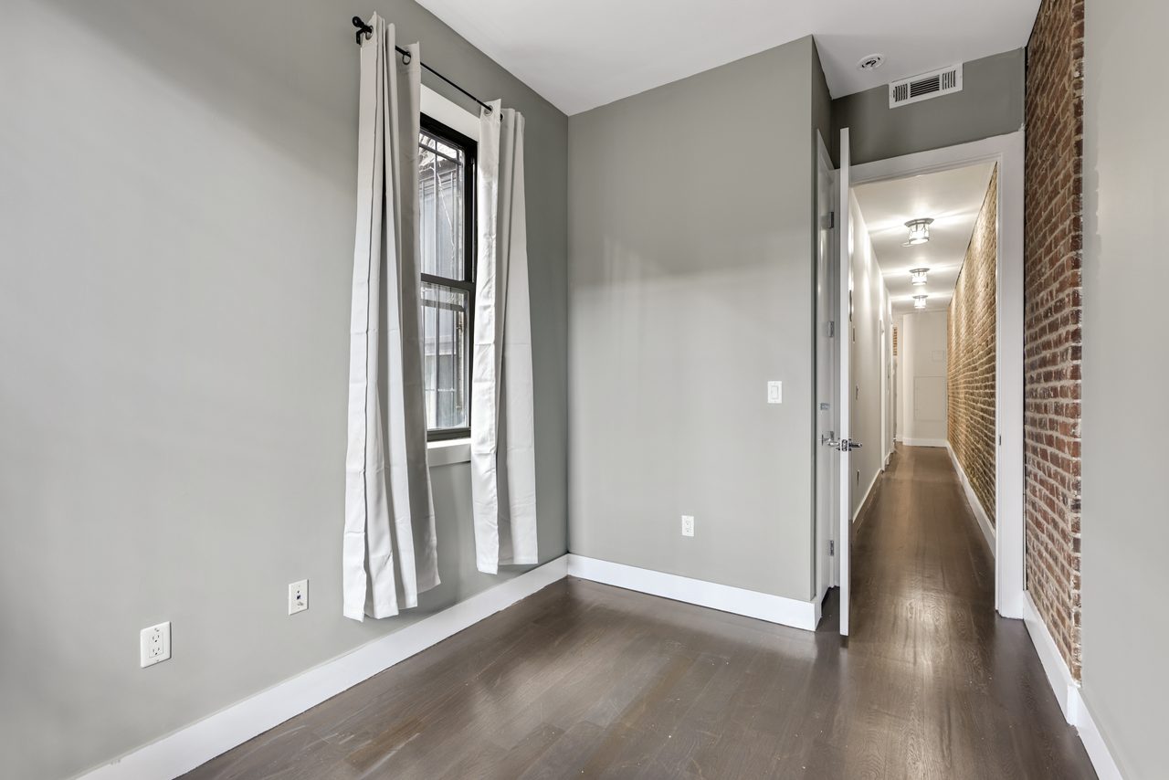 #836: Crown Heights - Full Bedroom D - #836: Crown Heights - Gallery - 2