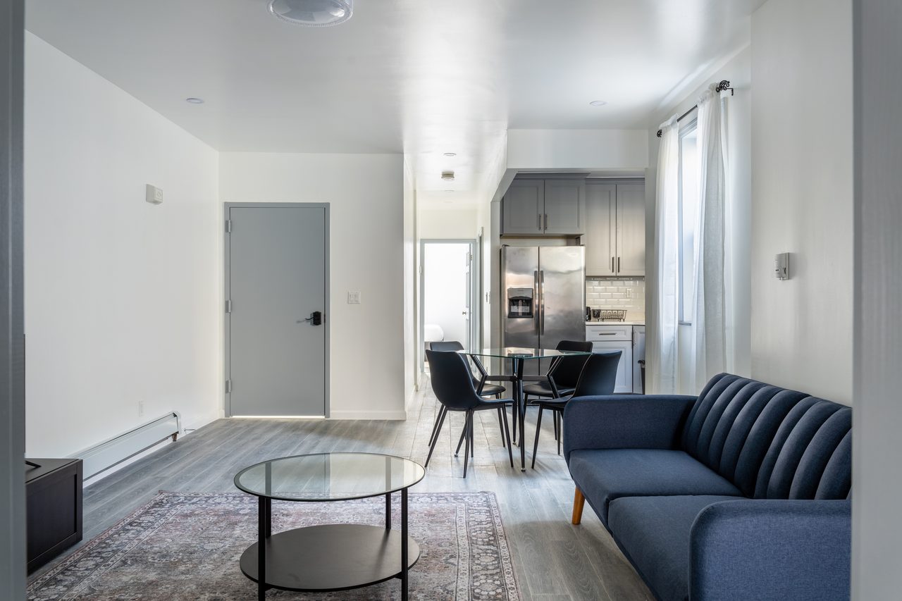 #979: Astoria - Queen Bedroom C - #979: Astoria - Gallery - 14