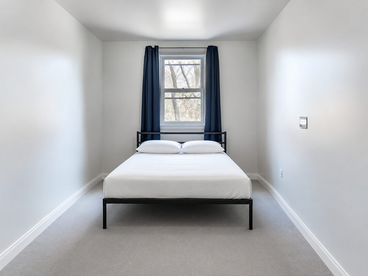 #979: Astoria - Queen Bedroom A - 1