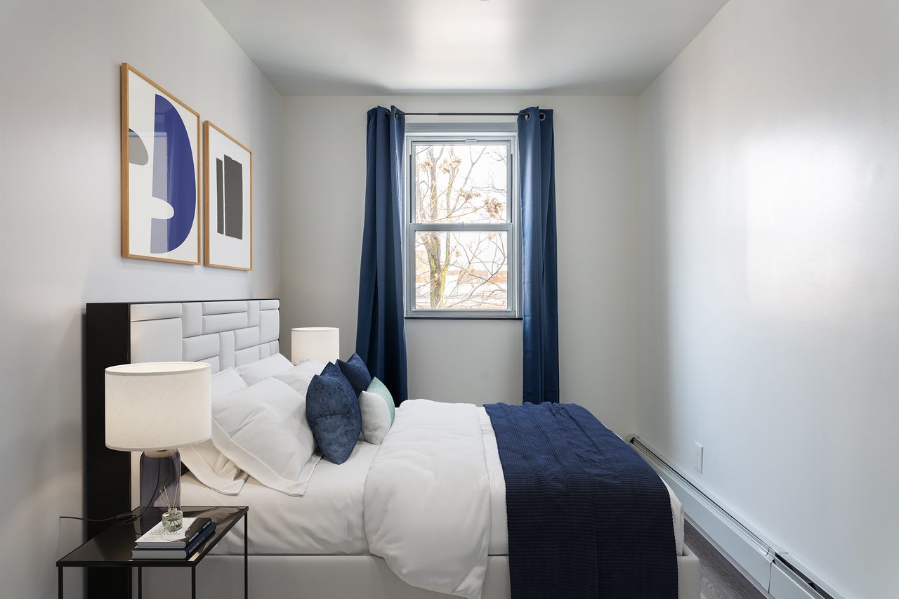 #979: Astoria - Queen Bedroom B - 18
