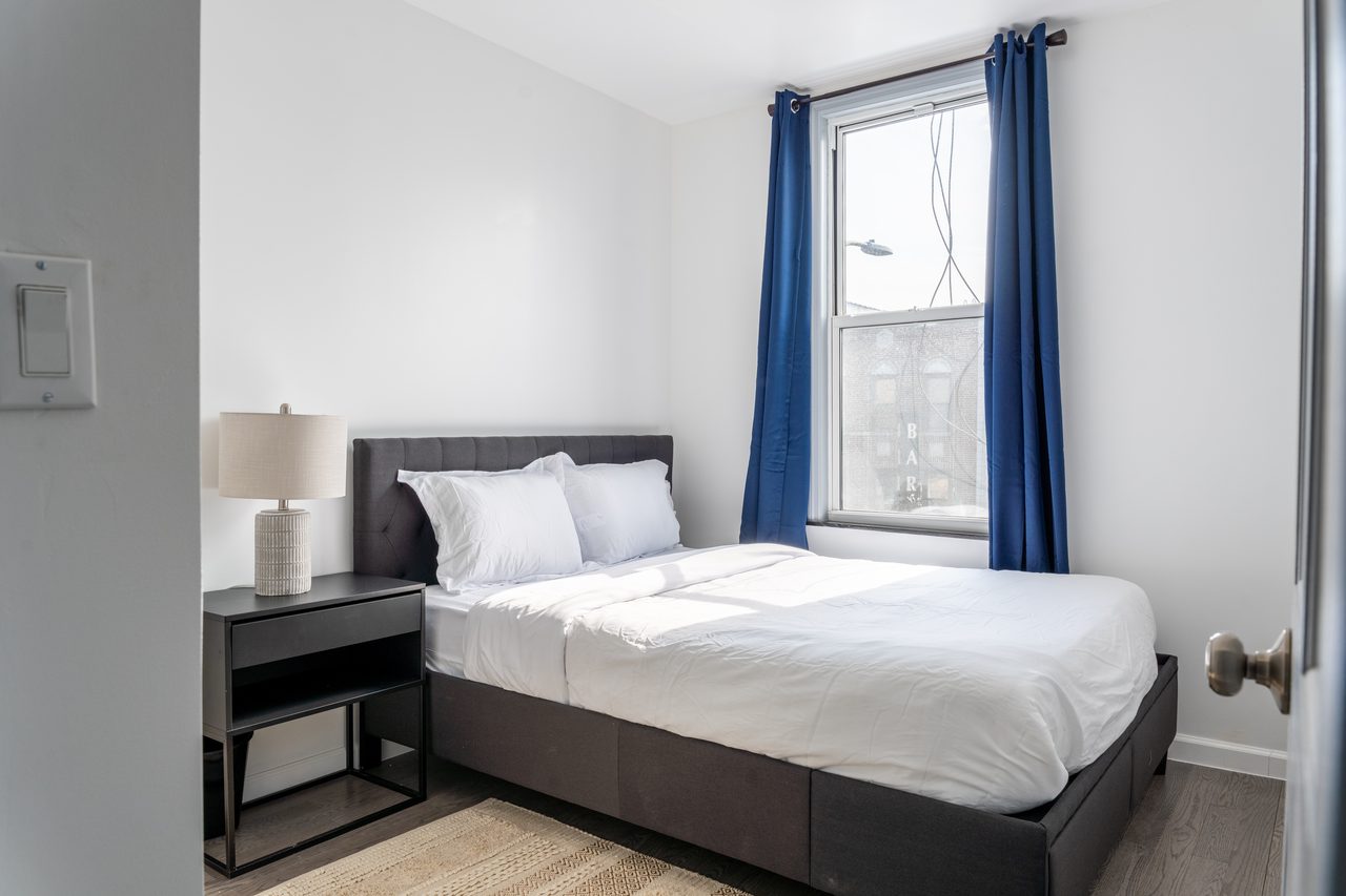  #979: Astoria - Full Bedroom D  -  #979: Astoria  - Gallery -  1