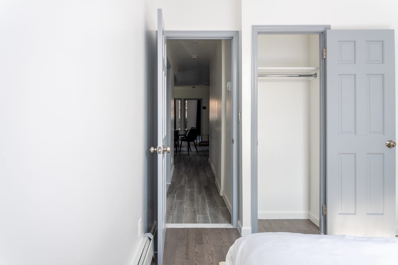  #979: Astoria - Full Bedroom D  -  #979: Astoria  - Gallery -  16