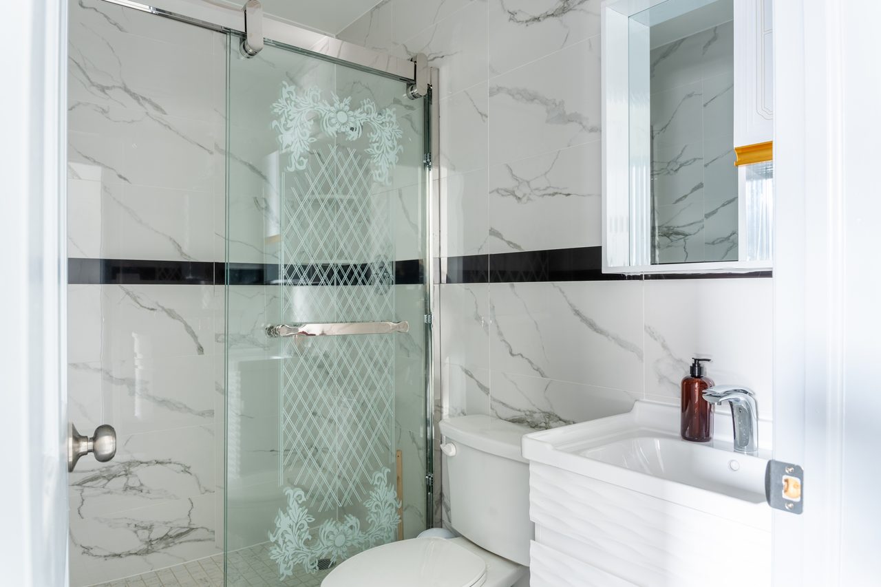  #979: Astoria - Full Bedroom D  -  #979: Astoria  - Gallery -  6