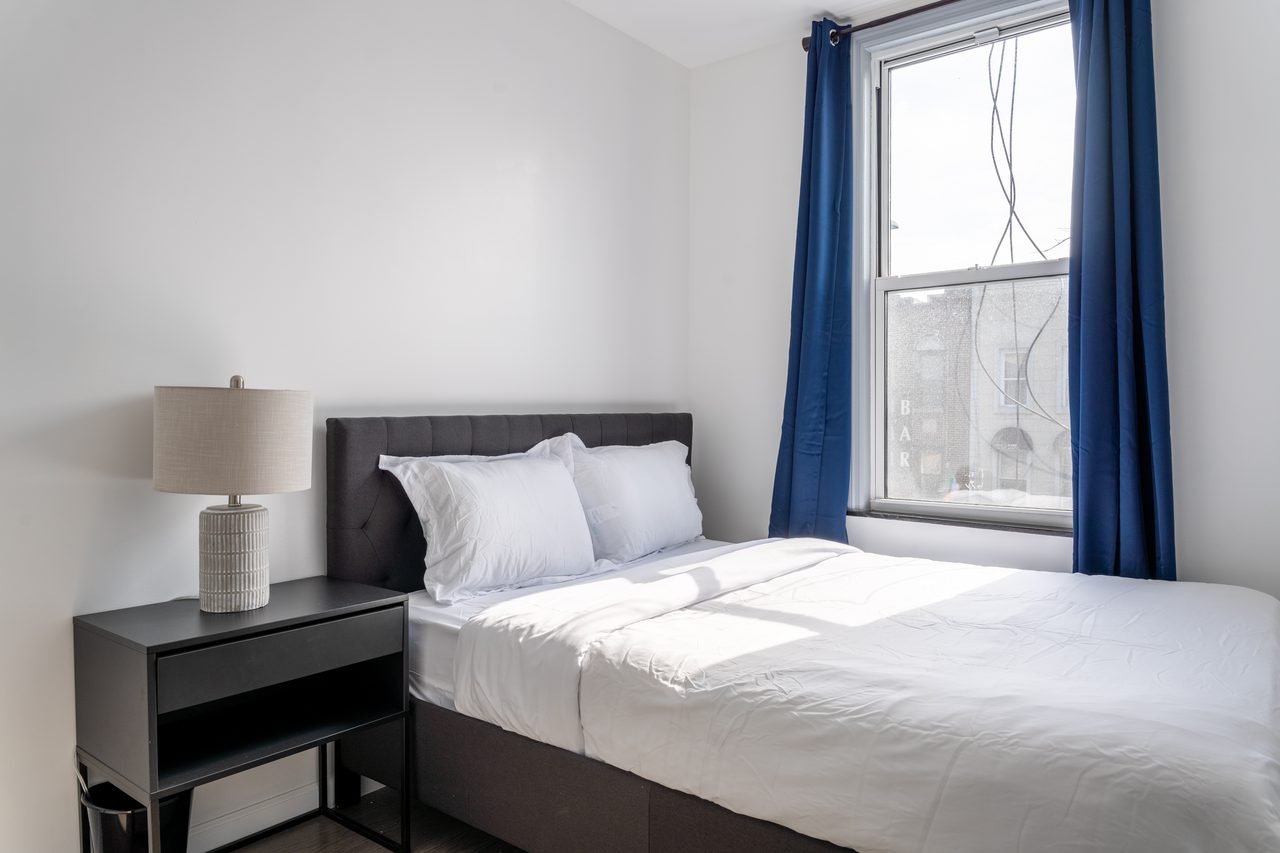 #979: Astoria - Full Bedroom D - #979: Astoria - Gallery - 18