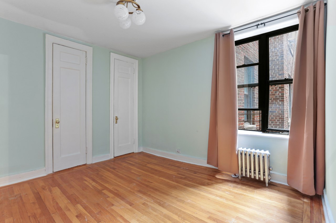 #702: East Harlem - Queen Bedroom A - 13