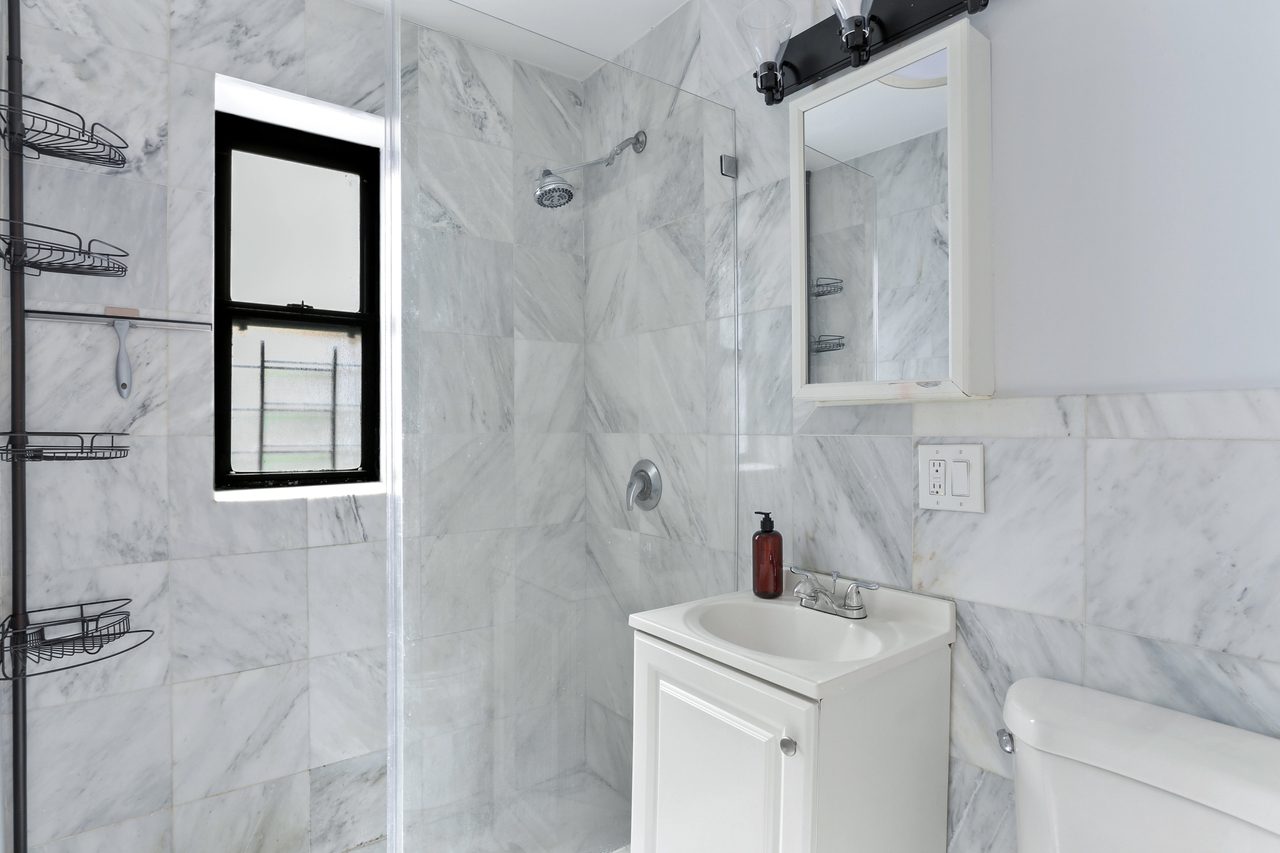  #702: East Harlem - Queen Bedroom A  -  #702: East Harlem  - Gallery -  5