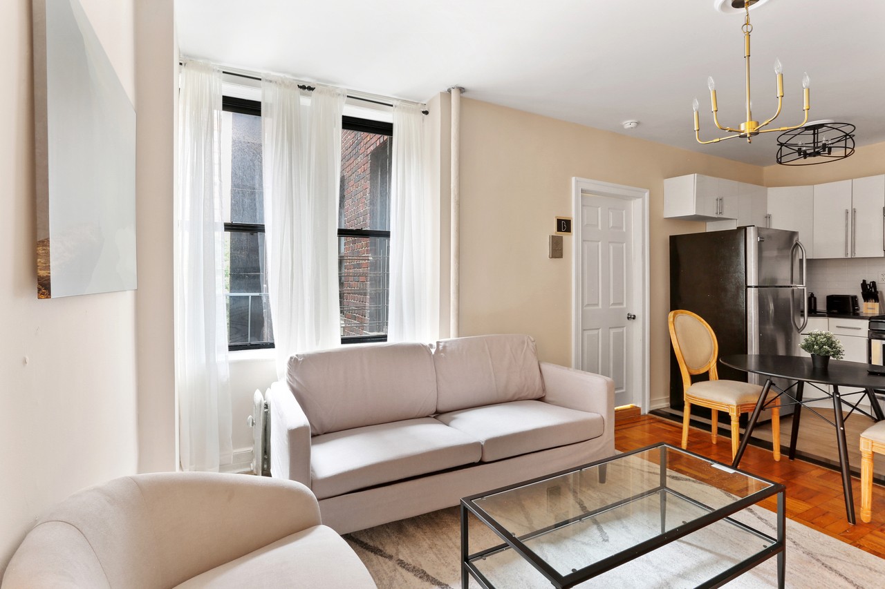 #702: East Harlem - Queen Bedroom A - 8