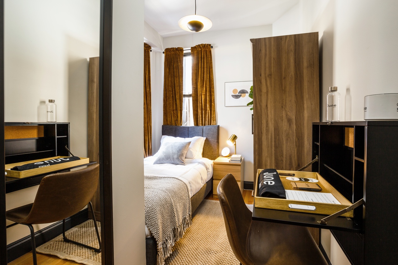  #142: Hell's Kitchen - Twin Bedroom C  -  #142: Hell's Kitchen  - Gallery -  9