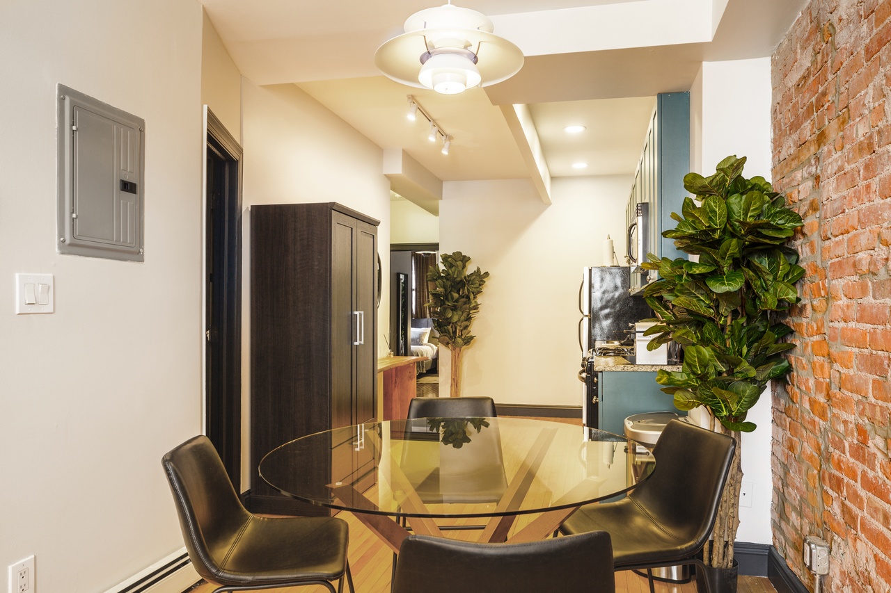  #142: Hell's Kitchen - Twin Bedroom C  -  #142: Hell's Kitchen  - Gallery -  6