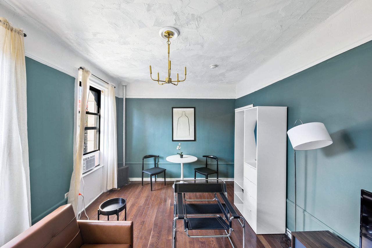 #594: Hamilton Heights - Queen Bedroom C - #594: Hamilton Heights - Gallery - 6