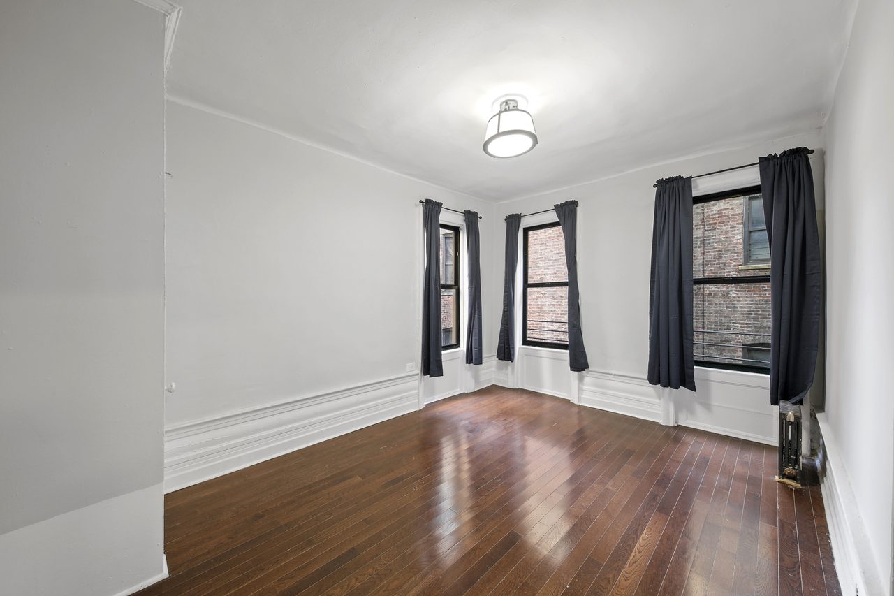 #594: Hamilton Heights - Queen Bedroom B - #594: Hamilton Heights - Gallery - 9