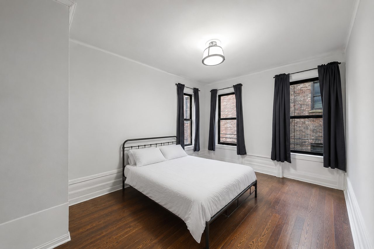 #594: Hamilton Heights - Queen Bedroom B - 2