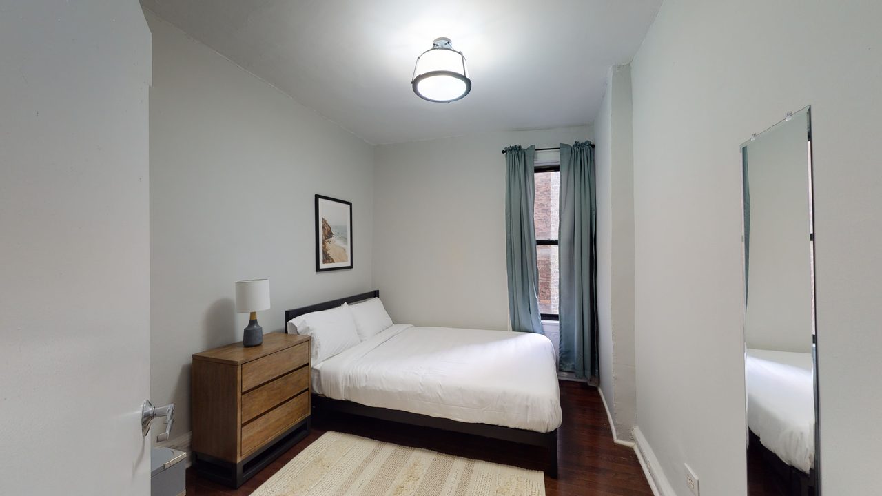 #594: Hamilton Heights - Queen Bedroom A - #594: Hamilton Heights - Gallery - 11