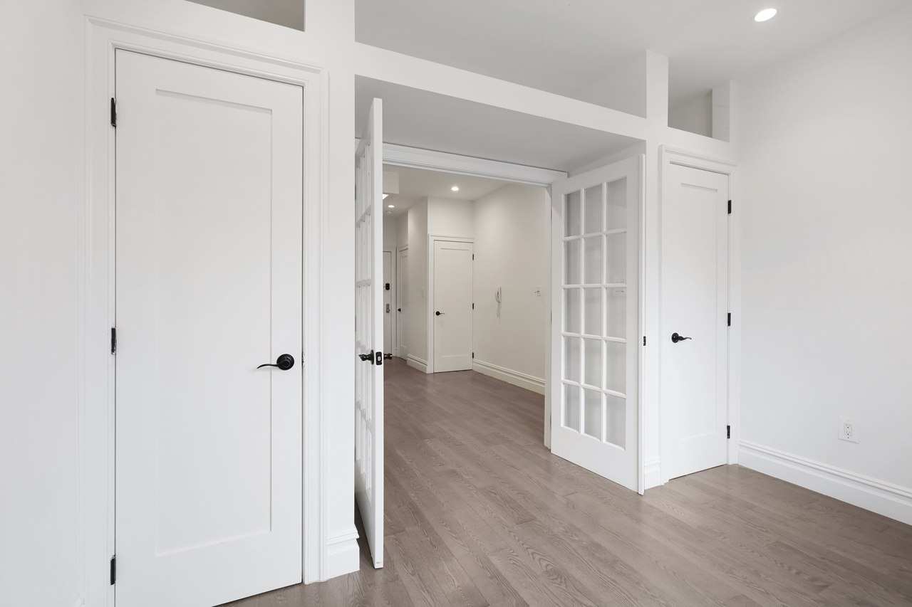  #495: East Village - 1 Bedroom (Queen)  -  #495: East Village  - Gallery -  5