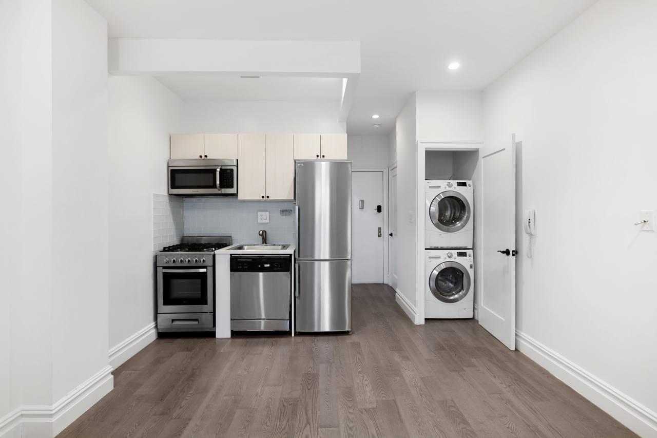 #495: East Village - 1 Bedroom (Queen) - #495: East Village - Gallery - 20