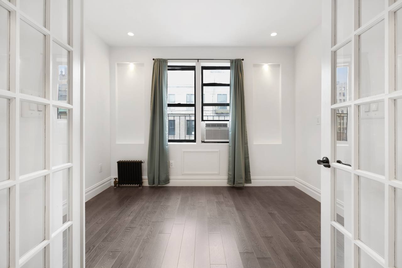  #495: East Village - 1 Bedroom (Queen)  -  #495: East Village  - Gallery -  8