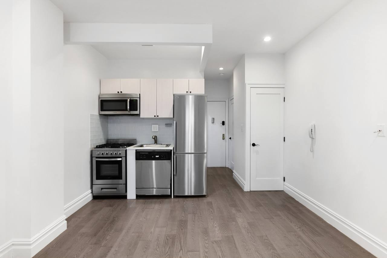#495: East Village - 1 Bedroom (Queen) - 18