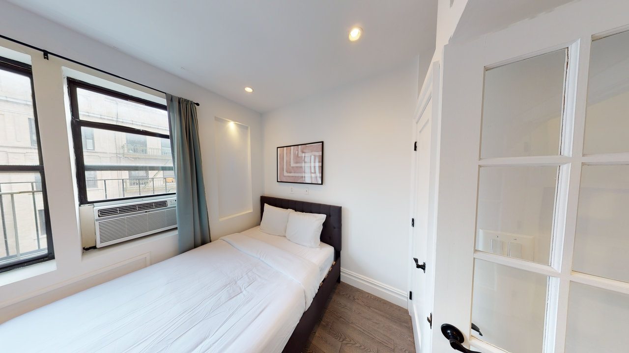  #495: East Village - 1 Bedroom (Queen)  -  #495: East Village  - Gallery -  9
