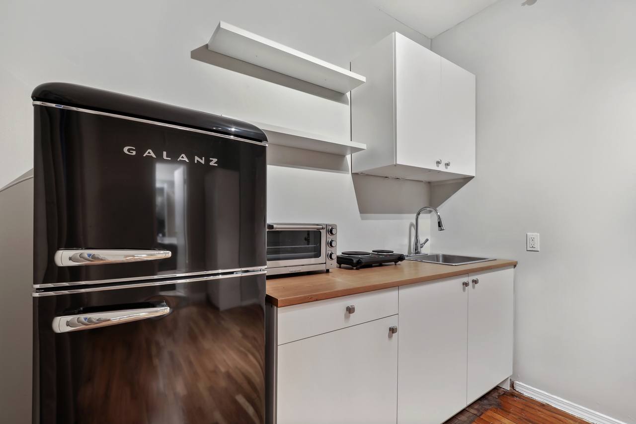  #467: Columbus Circle - Studio (Full)  -  #467: Columbus Circle  - Gallery -  4