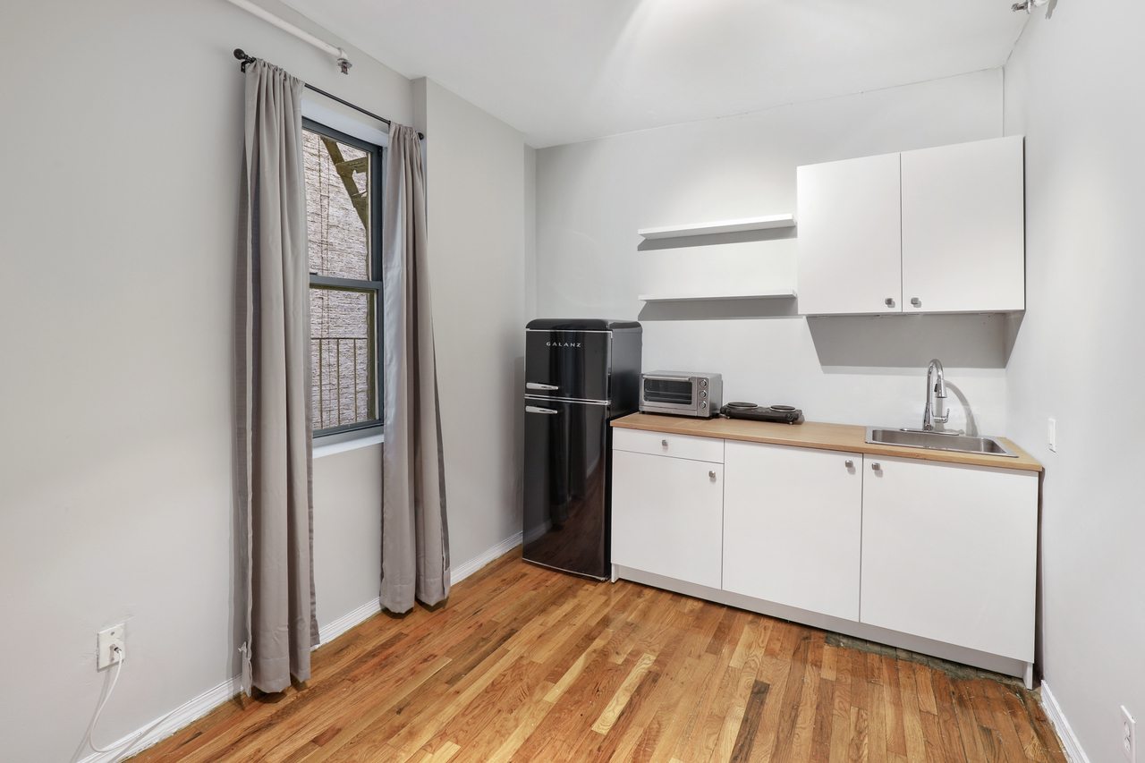 #467: Columbus Circle - Studio (Full) - #467: Columbus Circle - Gallery - 1