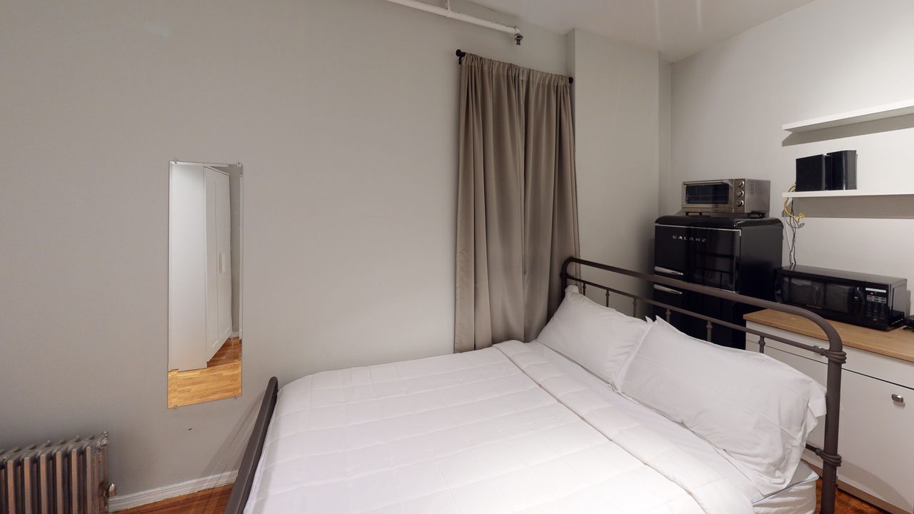 #467: Columbus Circle - Studio (Full) - #467: Columbus Circle - Gallery - 9