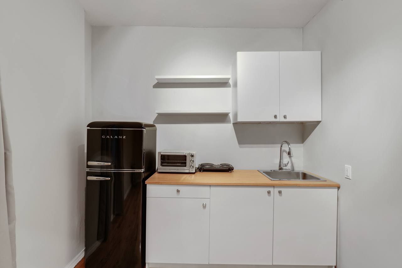 #467: Columbus Circle - Studio (Full) - #467: Columbus Circle - Gallery - 3