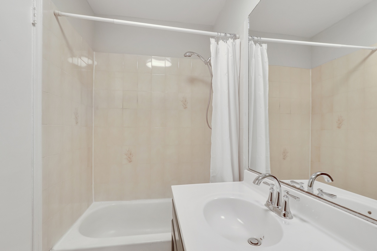 #467: Columbus Circle - Studio (Full) - #467: Columbus Circle - Gallery - 6