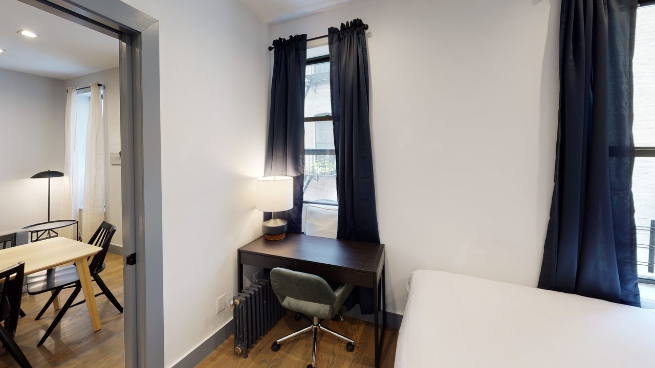 #525: West Harlem - Queen Bedroom 3D - #525: West Harlem - Gallery - 3