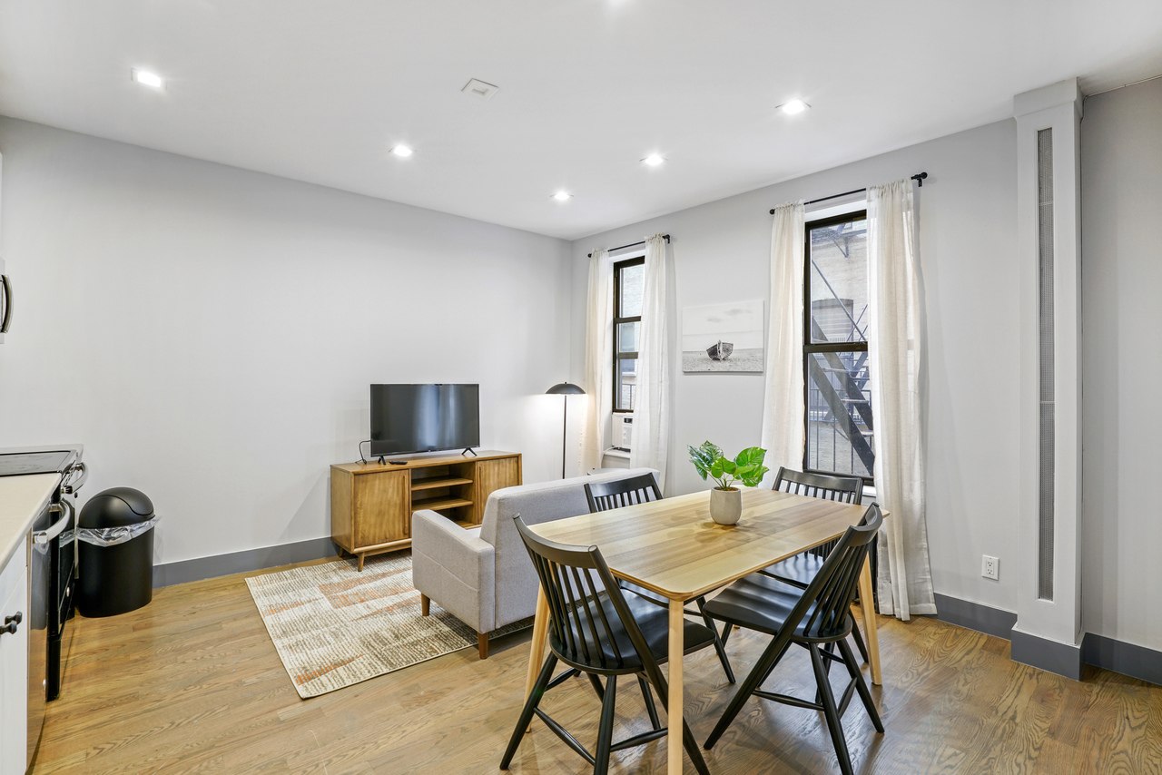 #525: West Harlem - Full Bedroom 3C - #525: West Harlem - Gallery - 5
