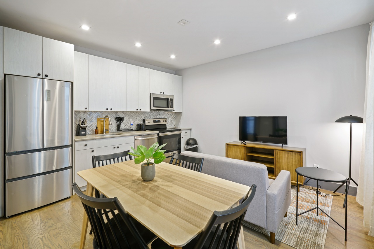 #525: West Harlem - Full Bedroom 3C - #525: West Harlem - Gallery - 7