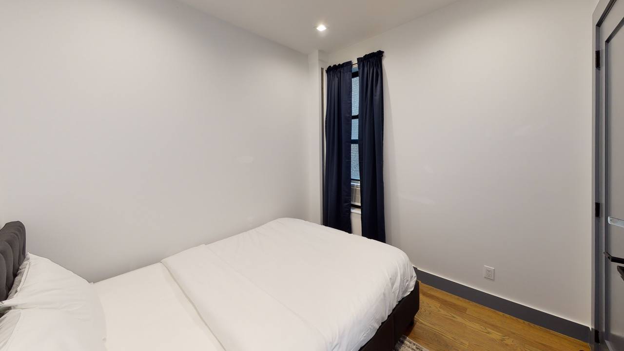 #525: West Harlem - Queen Bedroom 3B - #525: West Harlem - Gallery - 1