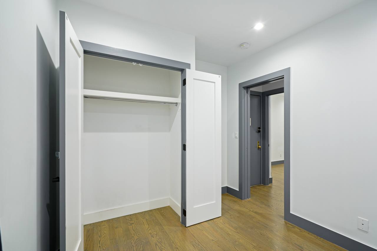 #525: West Harlem - Queen Bedroom 3B - #525: West Harlem - Gallery - 4
