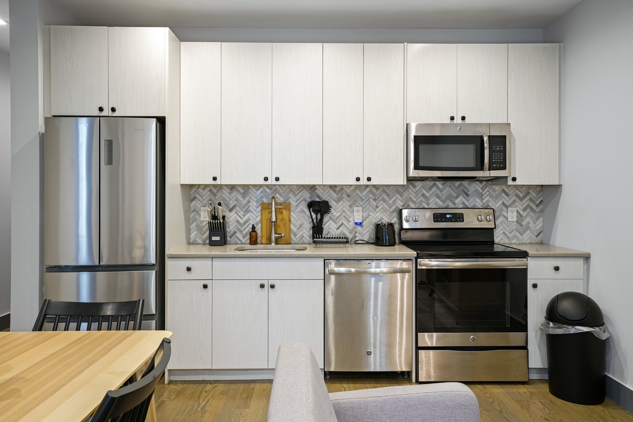 #525: West Harlem - Full Bedroom 3A - #525: West Harlem - Gallery - 10