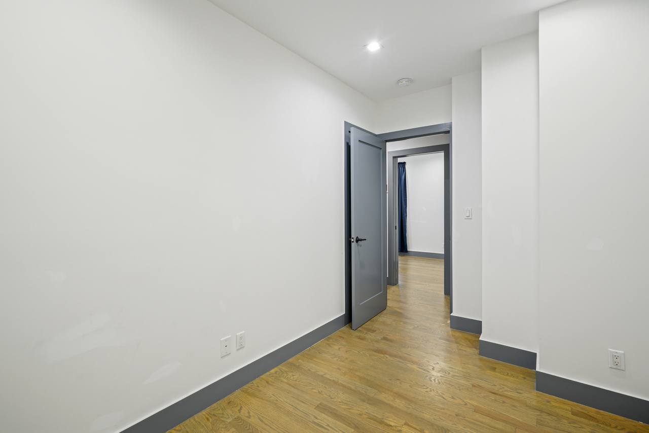 #525: West Harlem - Full Bedroom 3A - #525: West Harlem - Gallery - 4