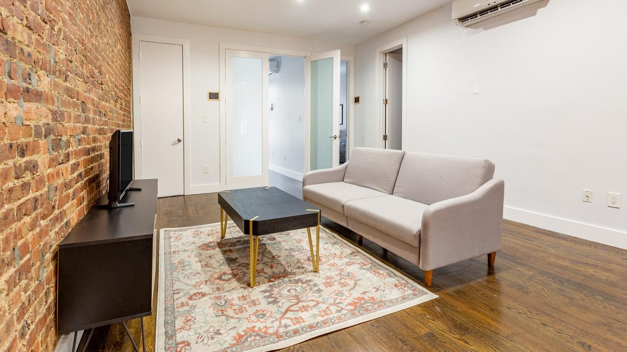 #1627: Bushwick - Full Bedroom A - 10
