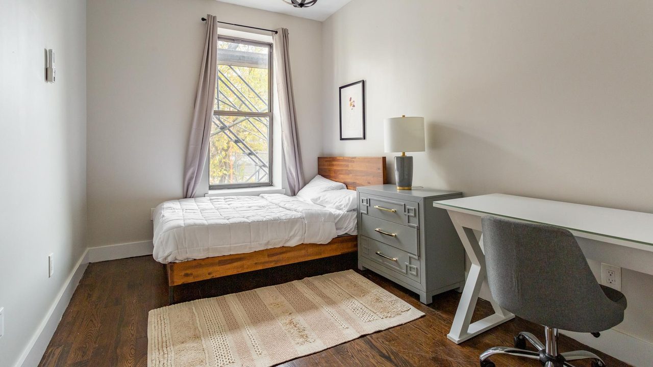 #1627: Bushwick - Full Bedroom D - 2