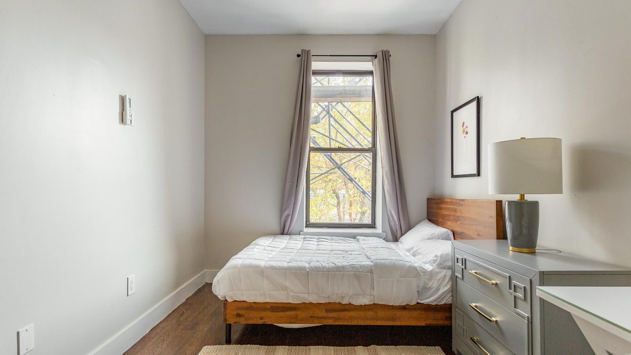 #1627: Bushwick - Full Bedroom D - 4
