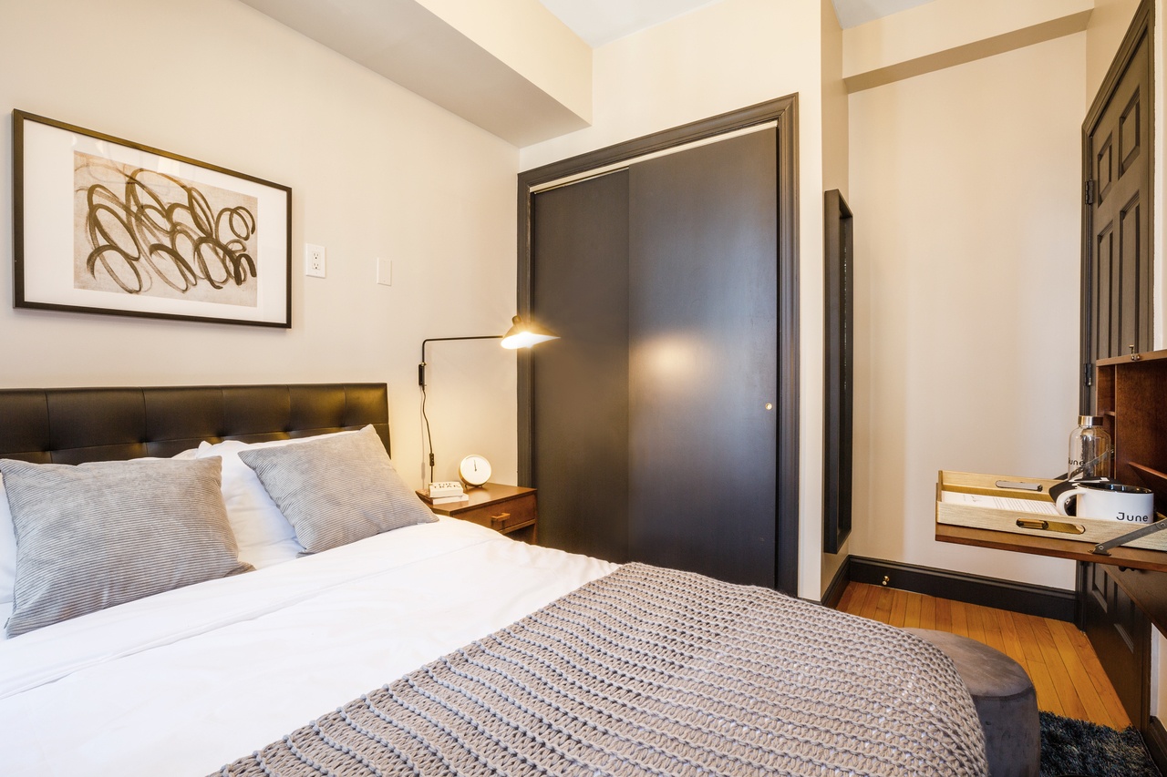 #144: Hell's Kitchen - Full Bedroom A - 8