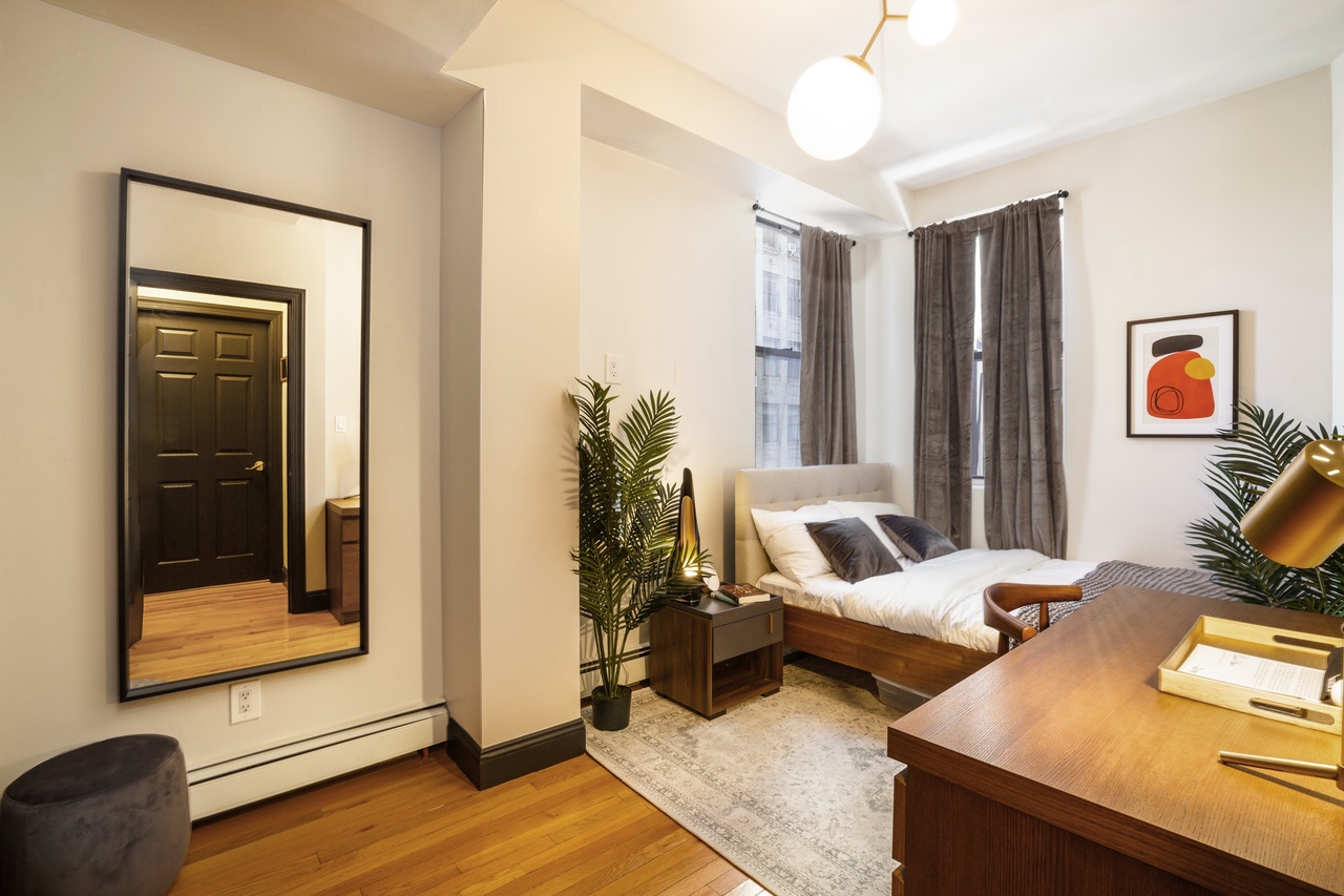 #144: Hell's Kitchen - Full Bedroom B - 10