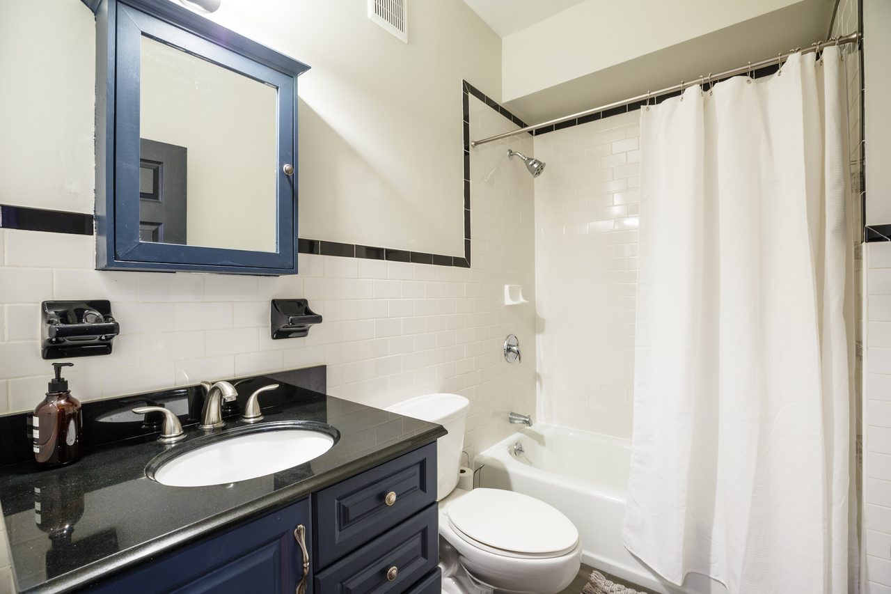 #144: Hell's Kitchen - Full Bedroom B - 3