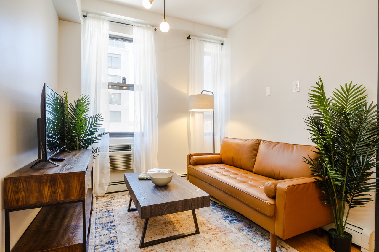  #144: Hell's Kitchen - Full Bedroom C  -  #144: Hell's Kitchen  - Gallery -  3