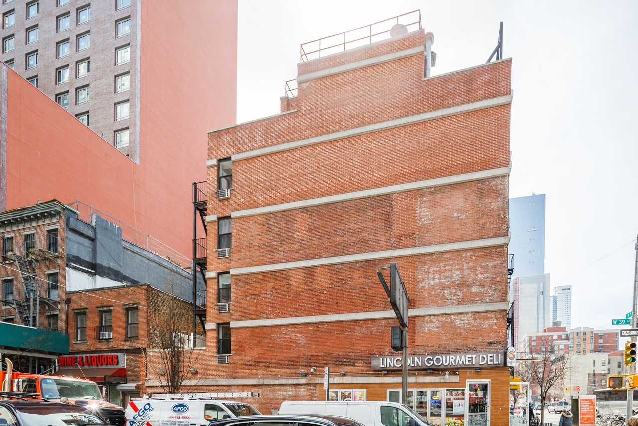  #144: Hell's Kitchen - Full Bedroom C  -  #144: Hell's Kitchen  - Gallery -  9