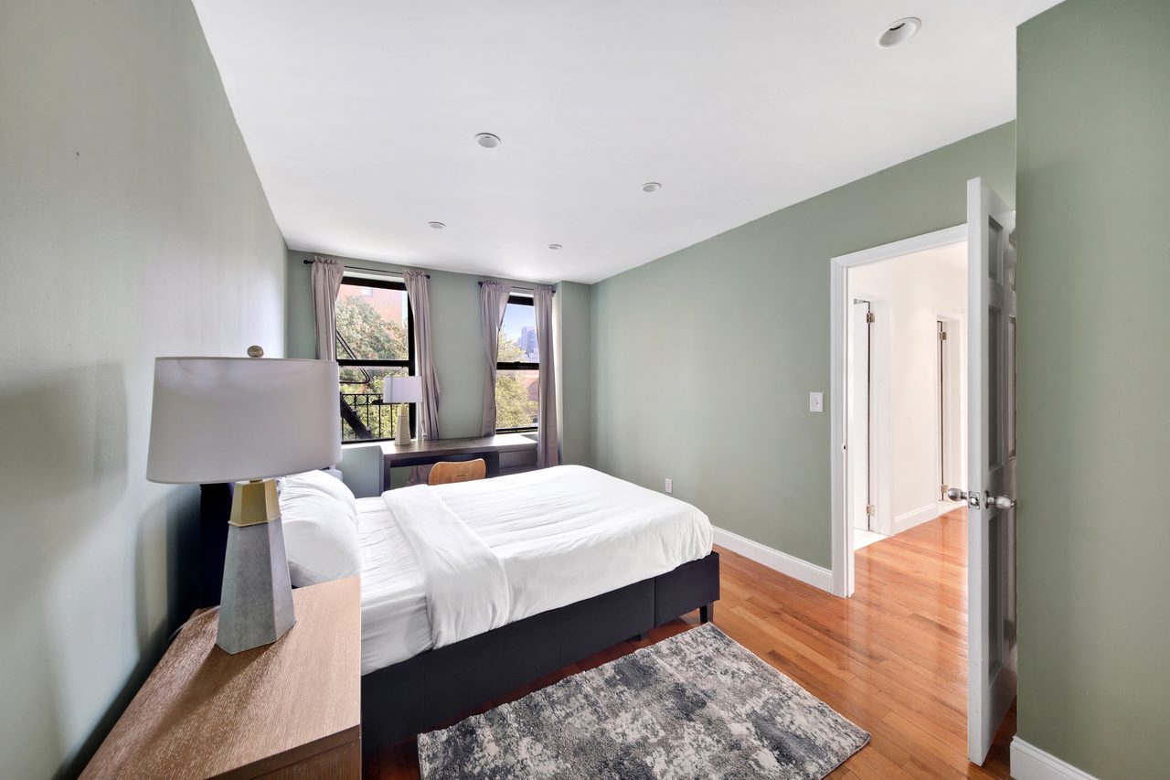 #701: East Harlem - Queen Bedroom A - 7